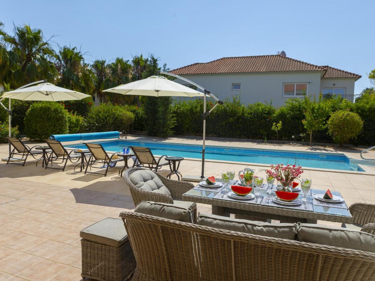 Villa Meneou Seaside Mansion 7 Larnaca Esterno foto