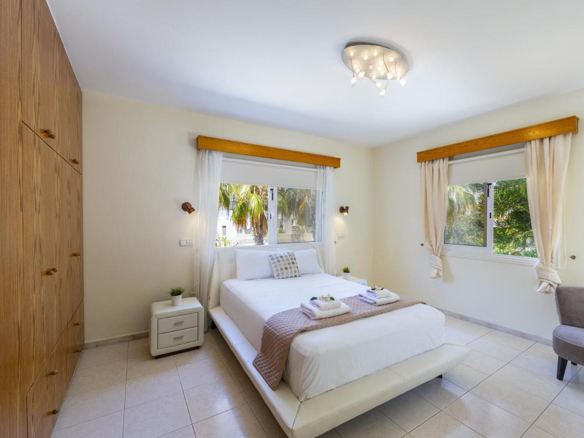 Villa Meneou Seaside Mansion 7 Larnaca Esterno foto