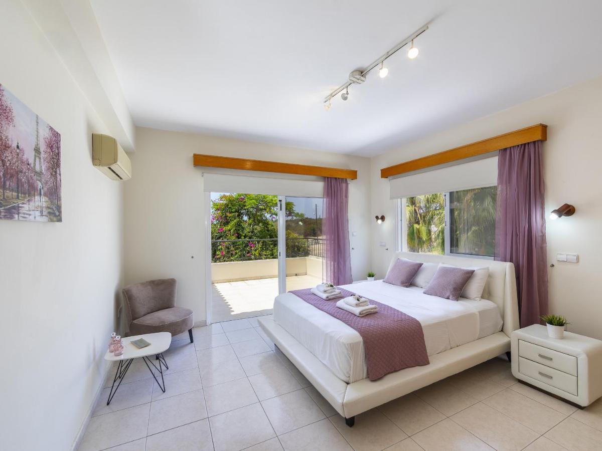 Villa Meneou Seaside Mansion 7 Larnaca Esterno foto